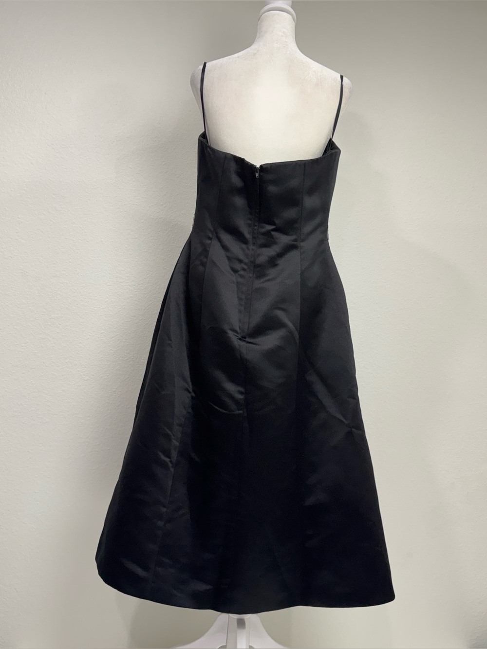 BCBGMAXAZRIA Black Satin Midi Fit & Flare Strapless Cocktail Dress Size 12 - Picture 3 of 15